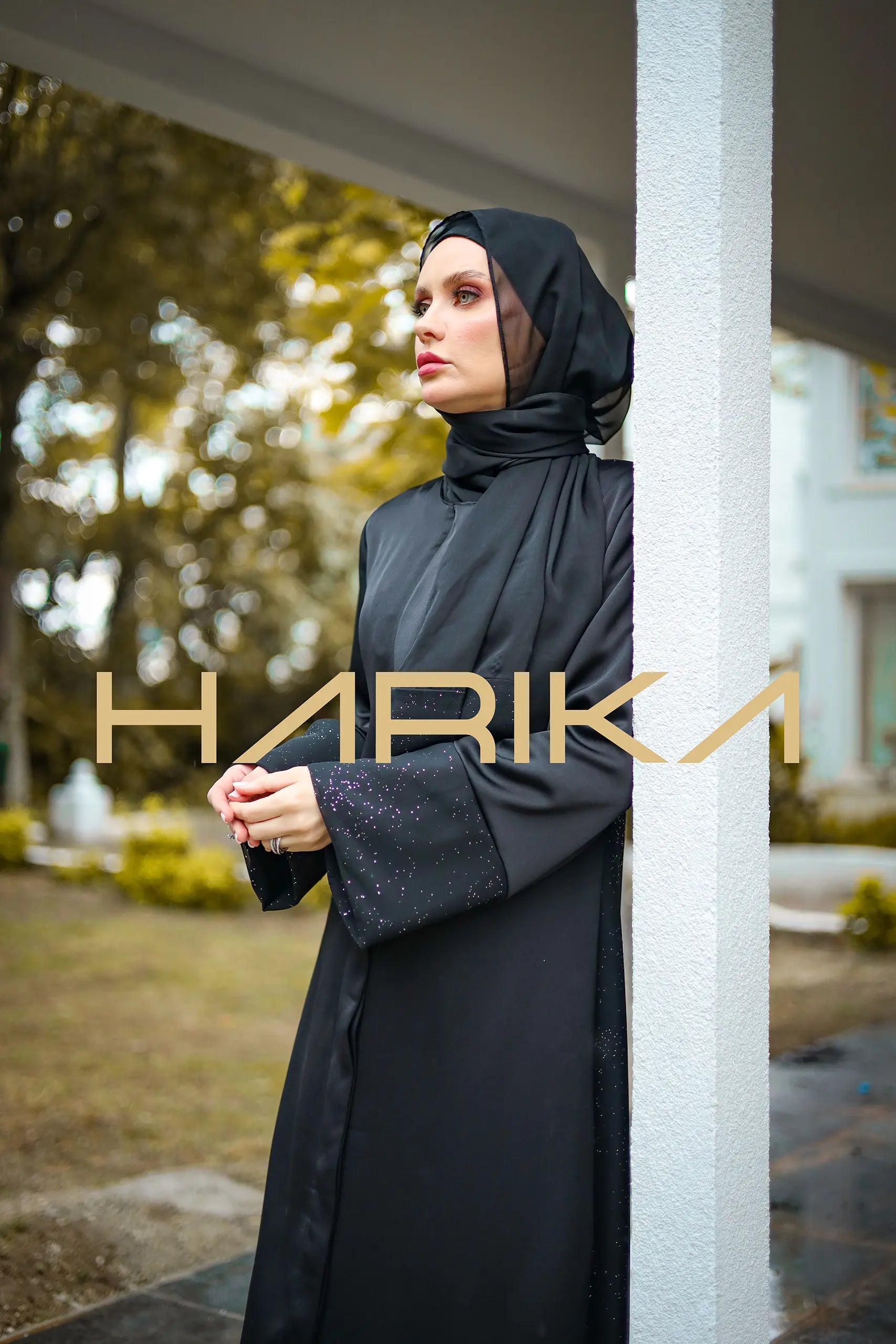 Arkası parlak tül siyah ferace