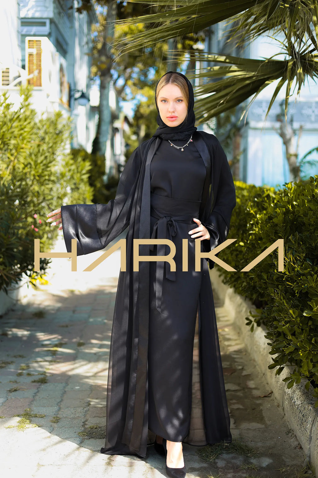 Saten kollu siyah şifon abaya