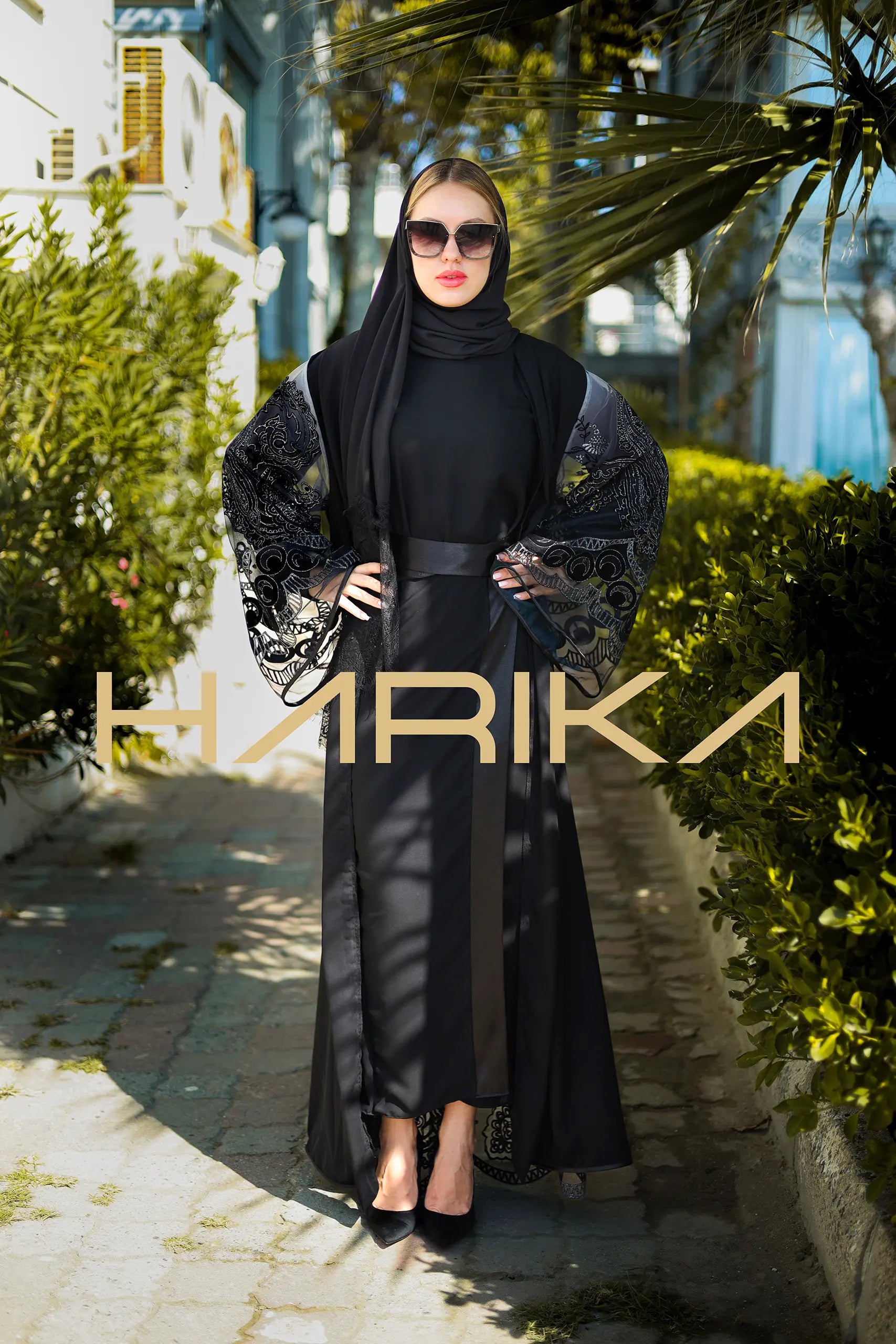 kolları ve arkası siyah ve beyaz şifonlu lüks ipek krep ferace