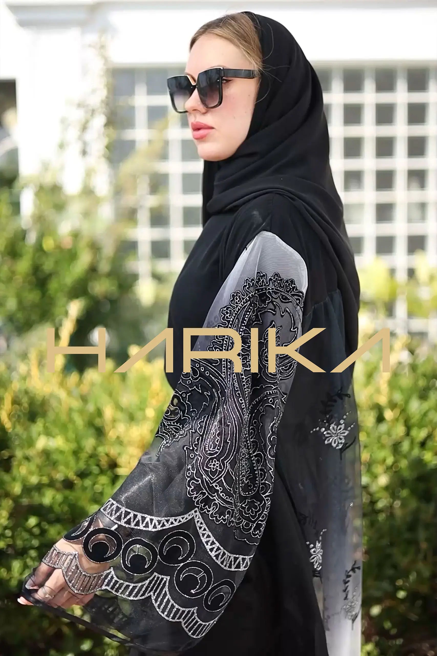 kolları ve arkası siyah ve beyaz şifonlu lüks ipek krep ferace