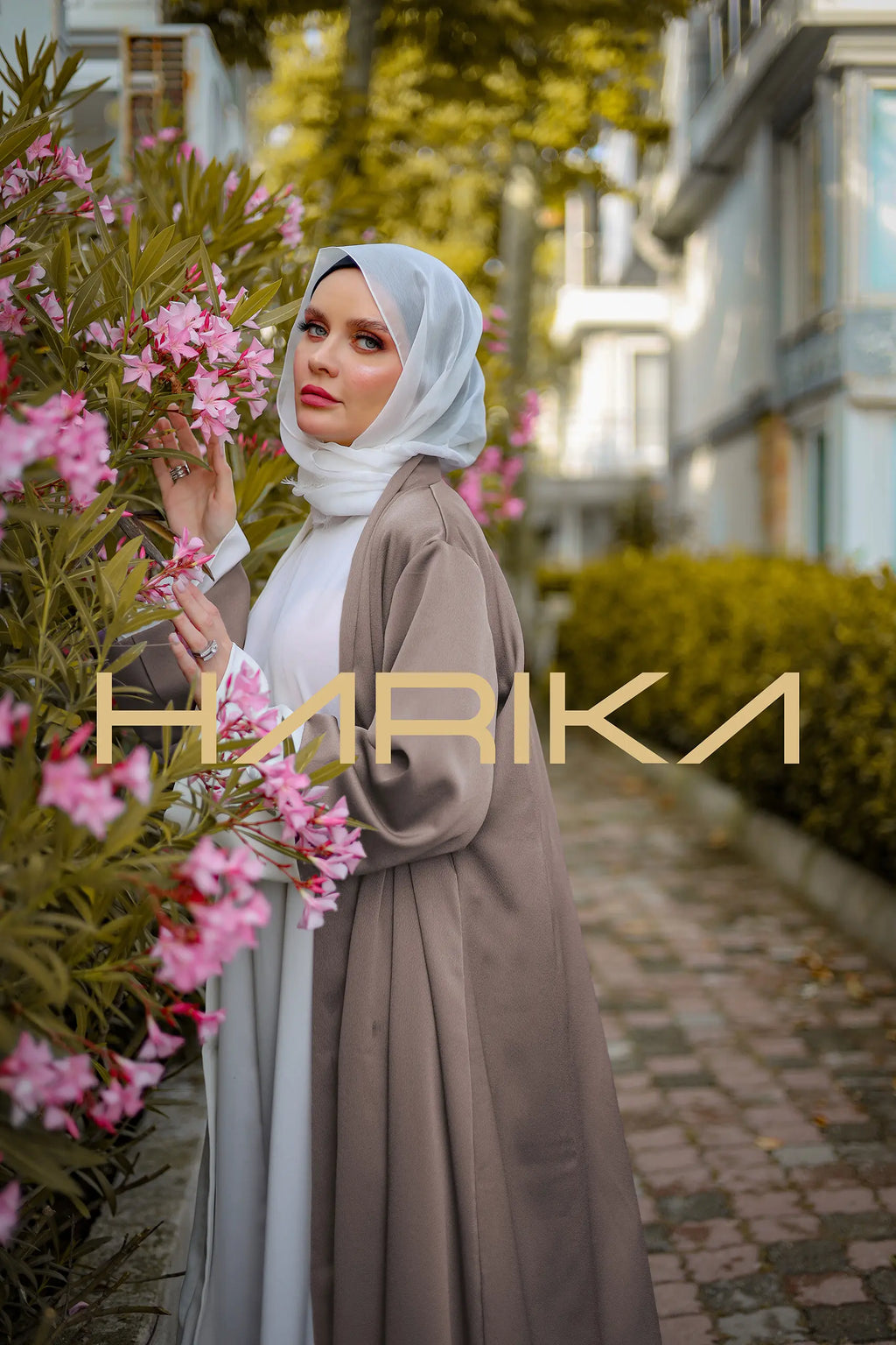 White and choco two-tone abaya