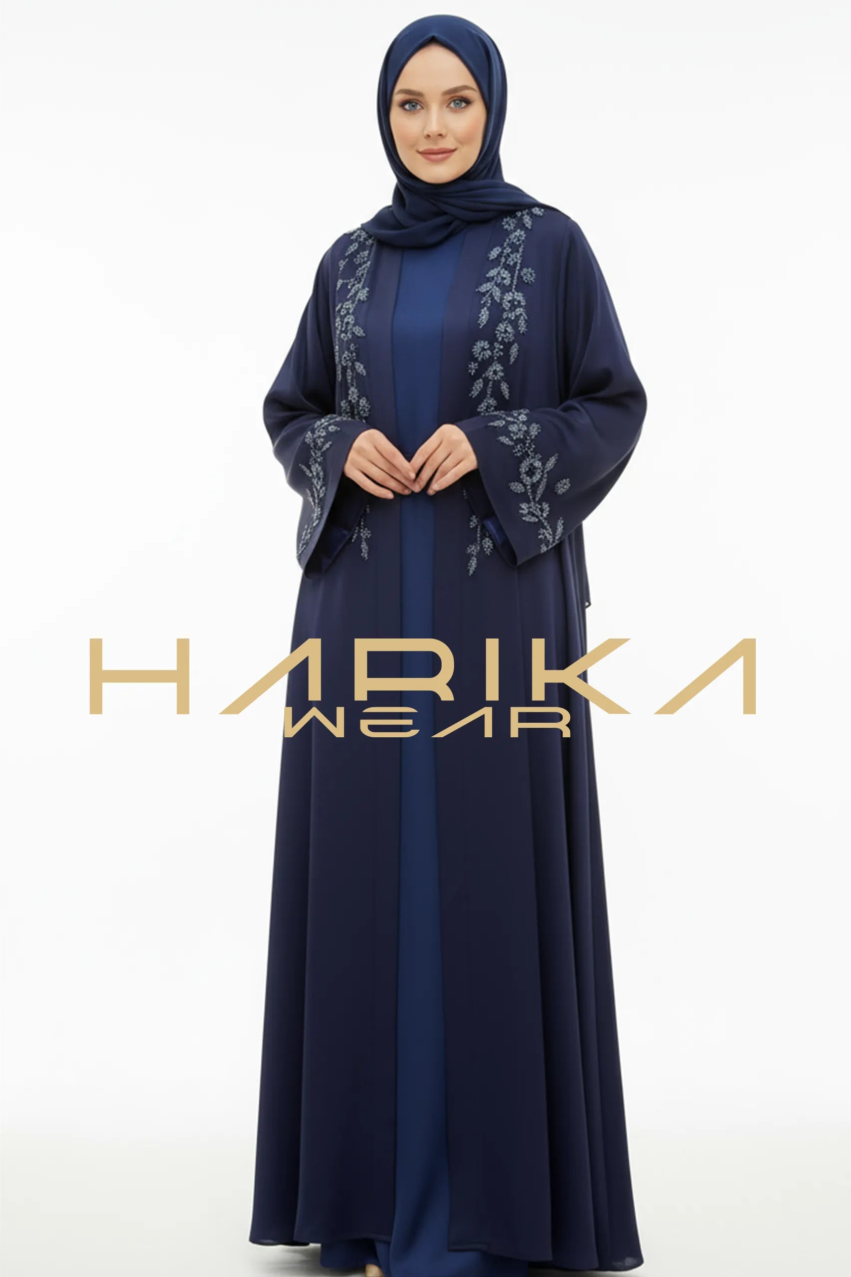 Lacivertin derin asaleti yansıtan Abaya