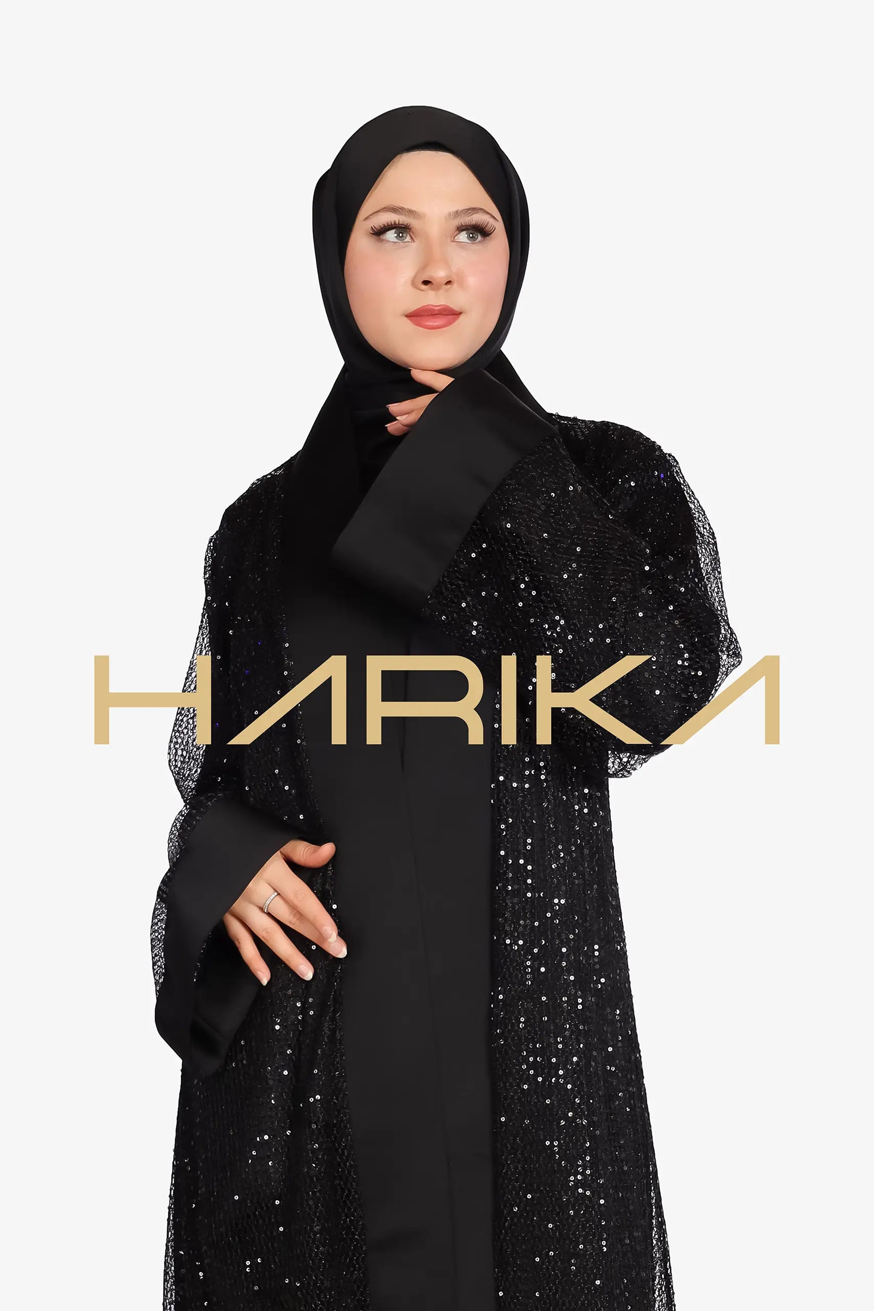 Siyah Işıltıyla Zarafetin Tanımı-Abaya