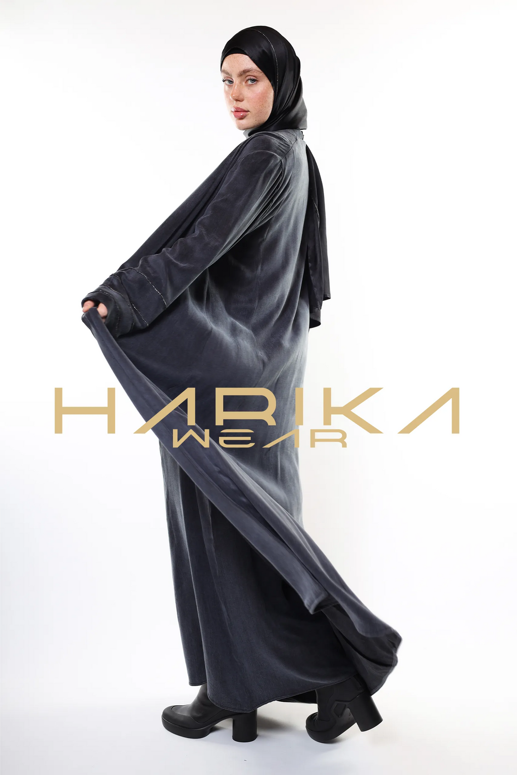 Lüks Kobra gri Kumaş Ferace – Üst Düzey Kalite ve Şıklık Abaya