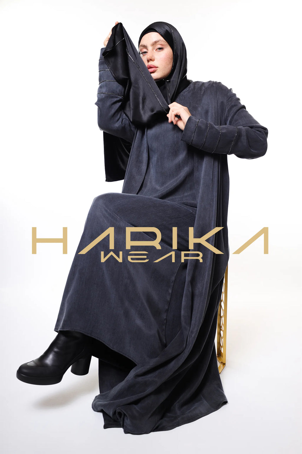 Lüks Kobra gri Kumaş Ferace – Üst Düzey Kalite ve Şıklık Abaya