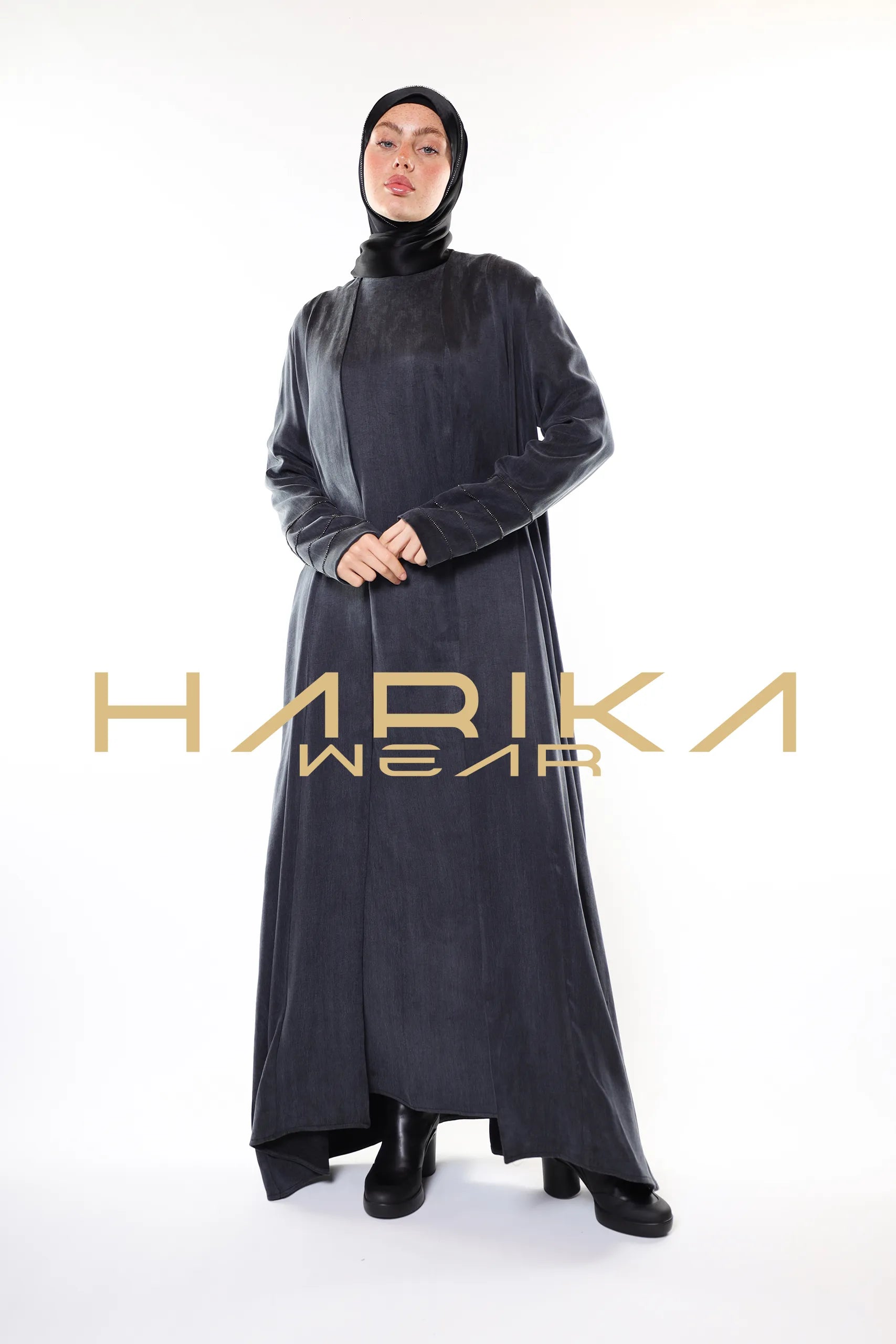Lüks Kobra gri Kumaş Ferace – Üst Düzey Kalite ve Şıklık Abaya