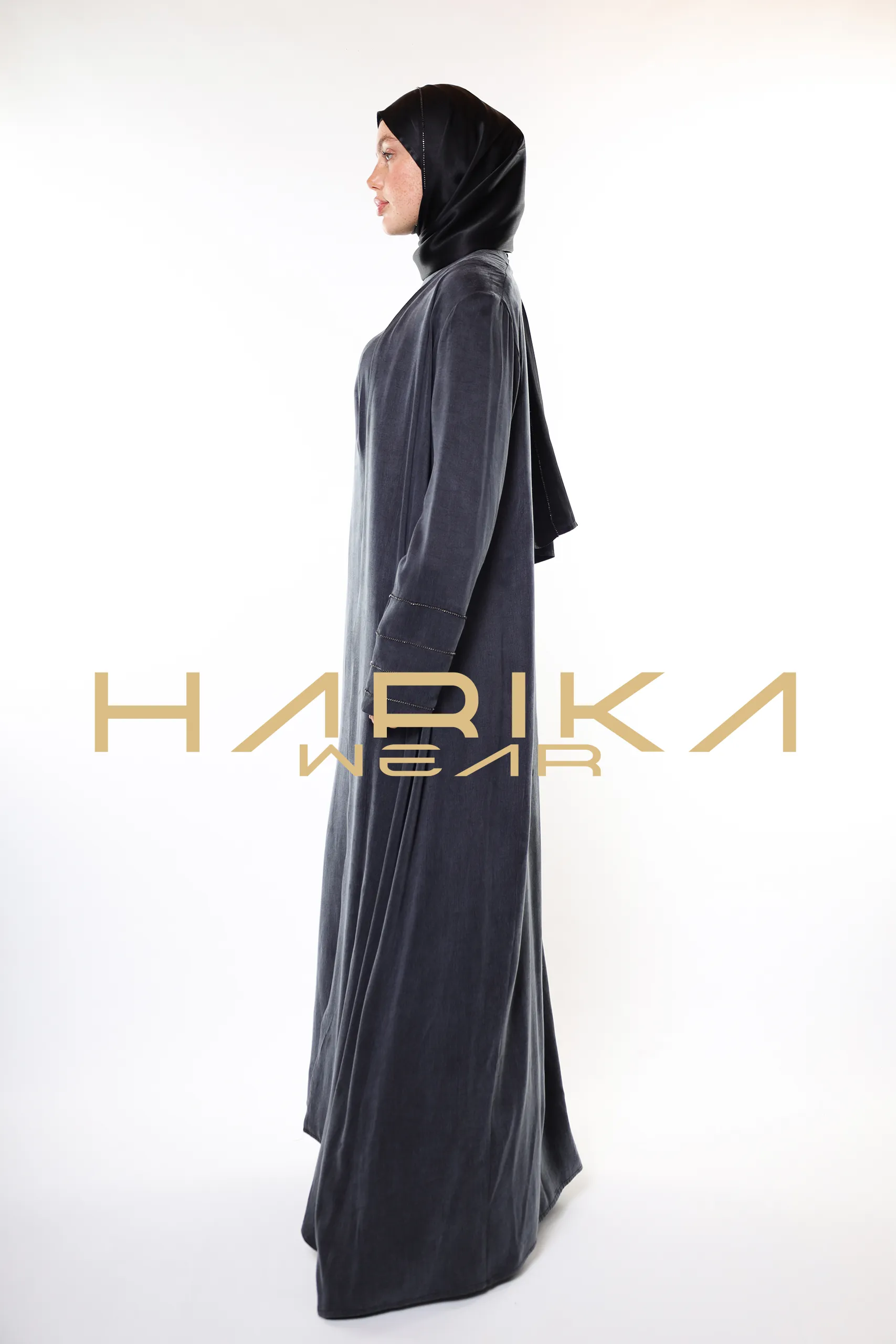 Lüks Kobra gri Kumaş Ferace – Üst Düzey Kalite ve Şıklık Abaya