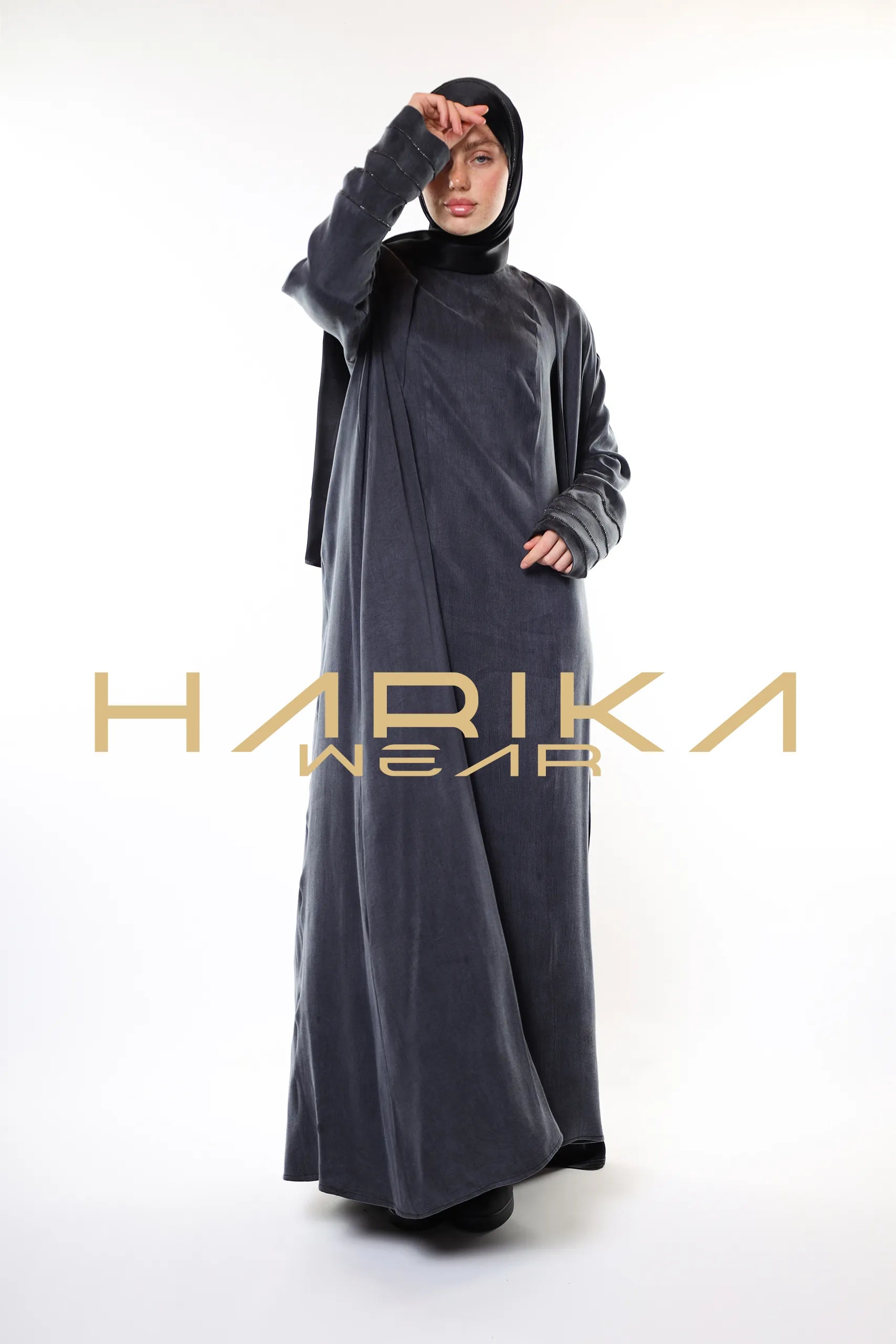 Lüks Kobra gri Kumaş Ferace – Üst Düzey Kalite ve Şıklık Abaya