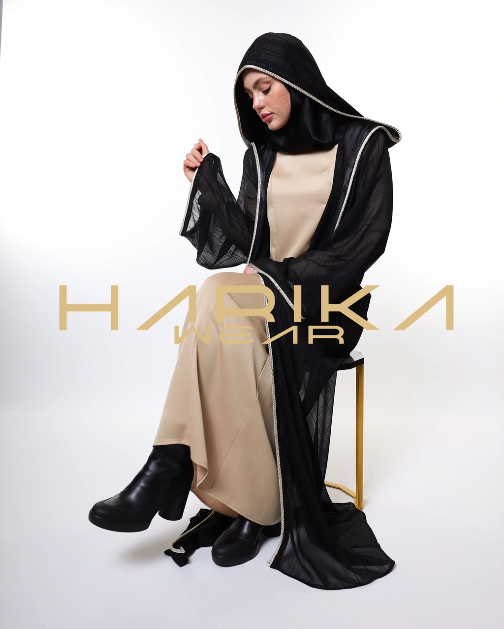 Kapüşonlu Çizgili Işıltılı Şifon Abaya