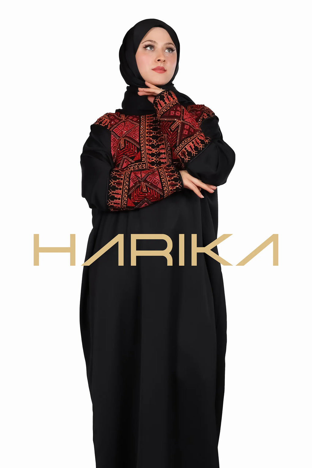 İslami tarzda, yaka ve kollarda işlemeli namaz abayasından