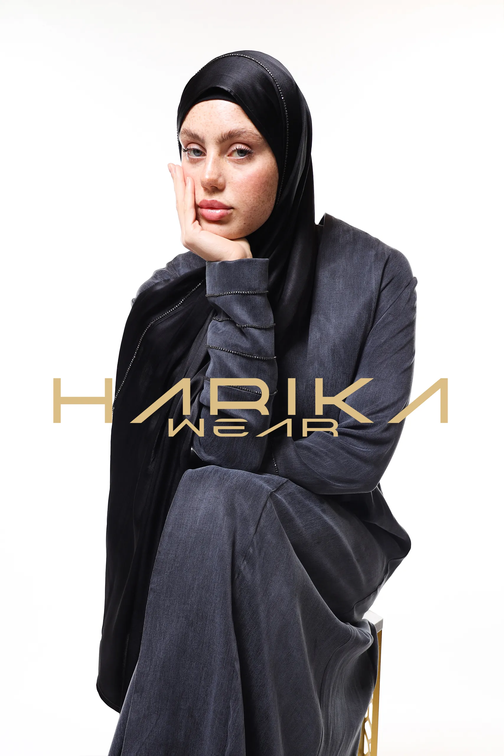 Siyah Düz Şal - Hafif, ipeksi dokunuşlu ve şık