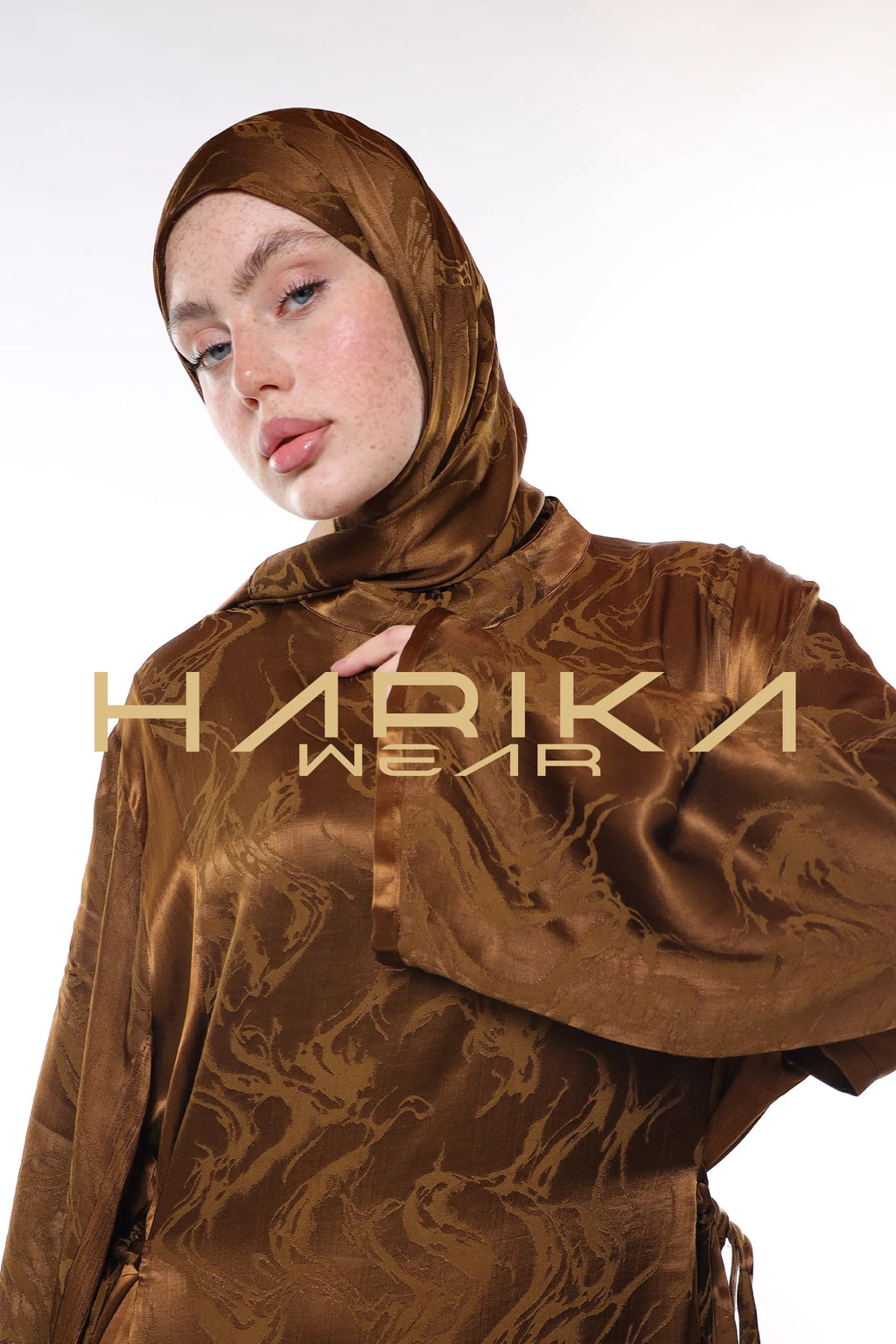 Nadir kahverengi renkte şal