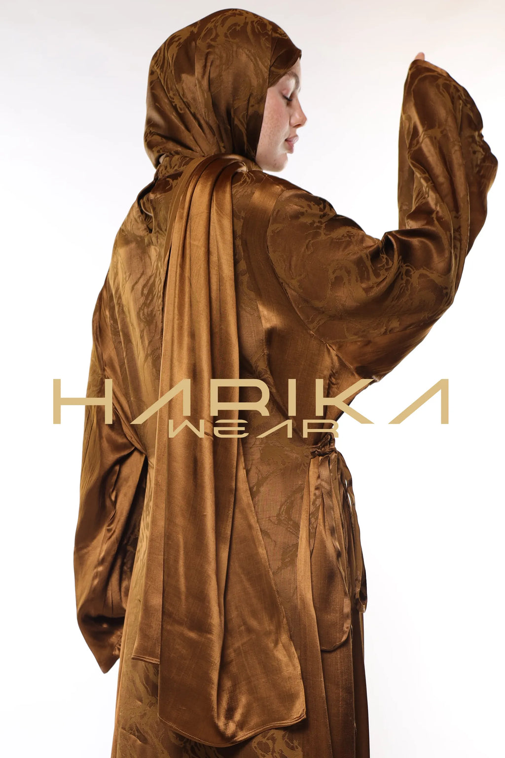 Nadir kahverengi renkte şal